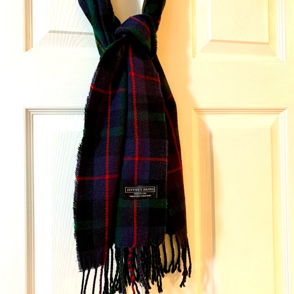 (5 for $15) Jeffrey Banks Men's 100% Acrylic Scarf - Picture 2 of 2